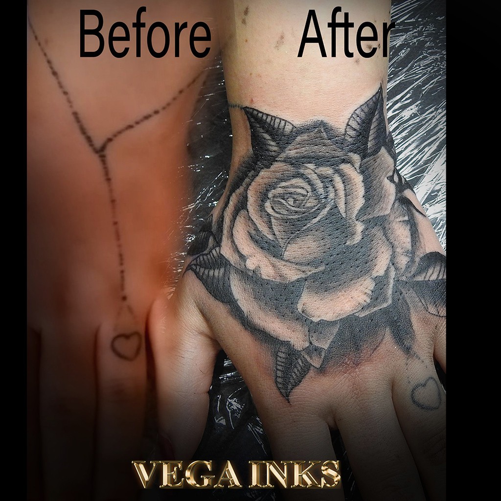 tatuaj trandafir pe pumn cover-up