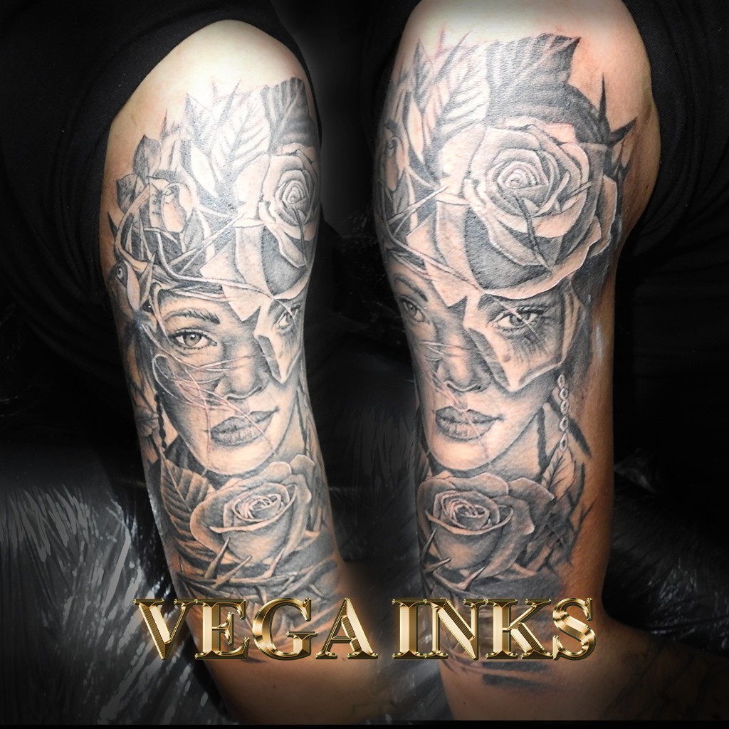tatuaj cu fata si trandafiri